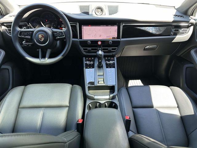 2026 Porsche Macan - Photo 15