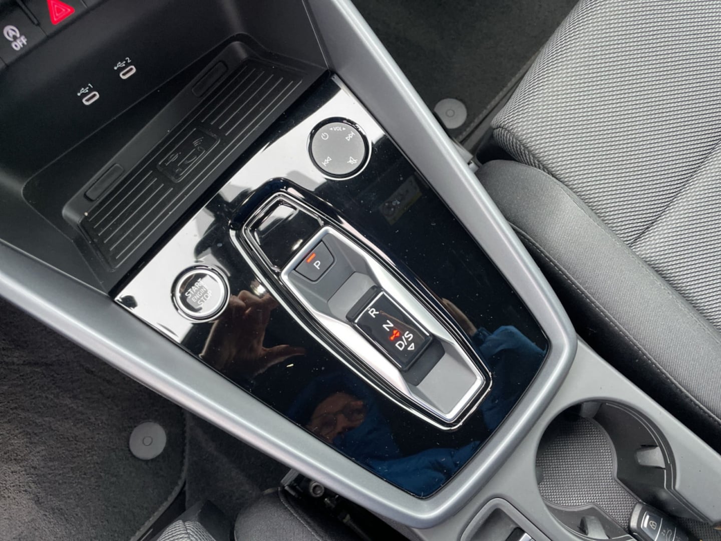 Bild über Audi A3 Sportback 30 TFSI S tronic - für weitere Informationen kontaktieren Sie den Audi Partner