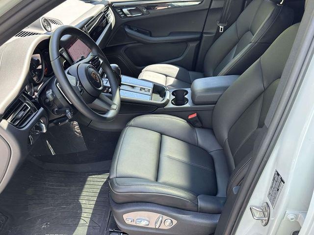 2026 Porsche Macan - Photo 20