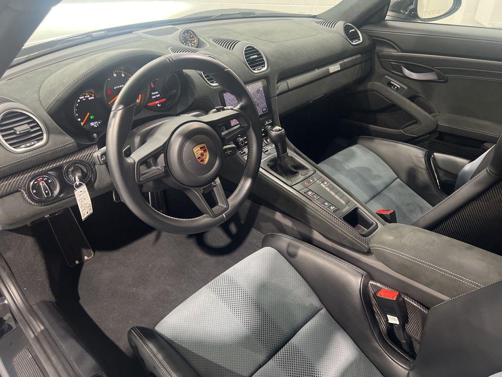 2024 Porsche 718 GT4 RS - Photo 4
