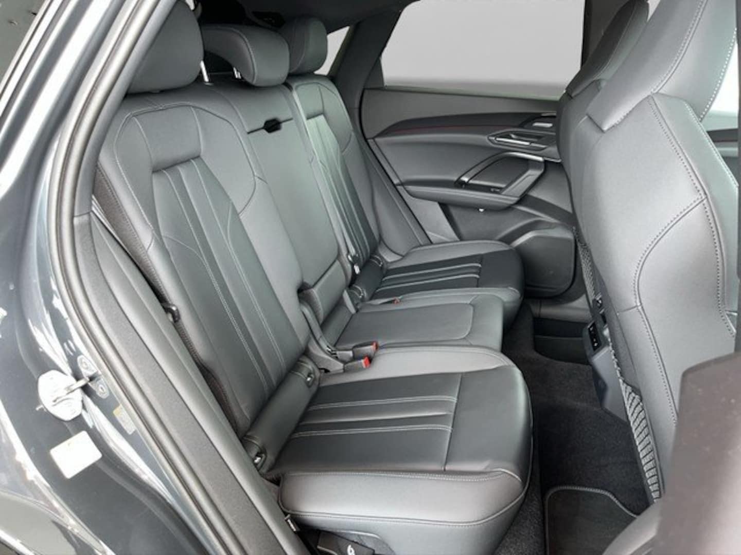 Bild über Audi Q5 Sportback TDI quattro 150 kW S tronic - für weitere Informationen kontaktieren Sie den Audi Partner