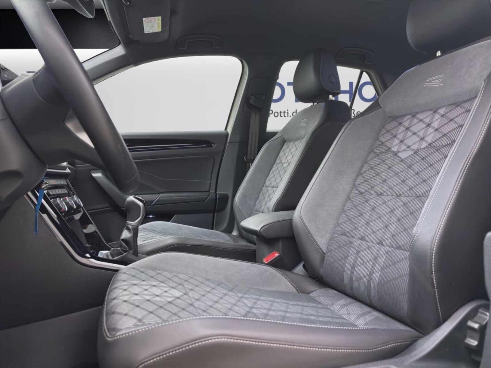 Volkswagen T-Roc – Bild 10
