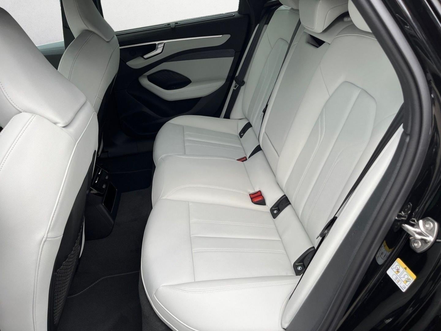Bild über Audi A6 Avant edition one TDI quattro 150 kW S tronic - für weitere Informationen kontaktieren Sie den Audi Partner