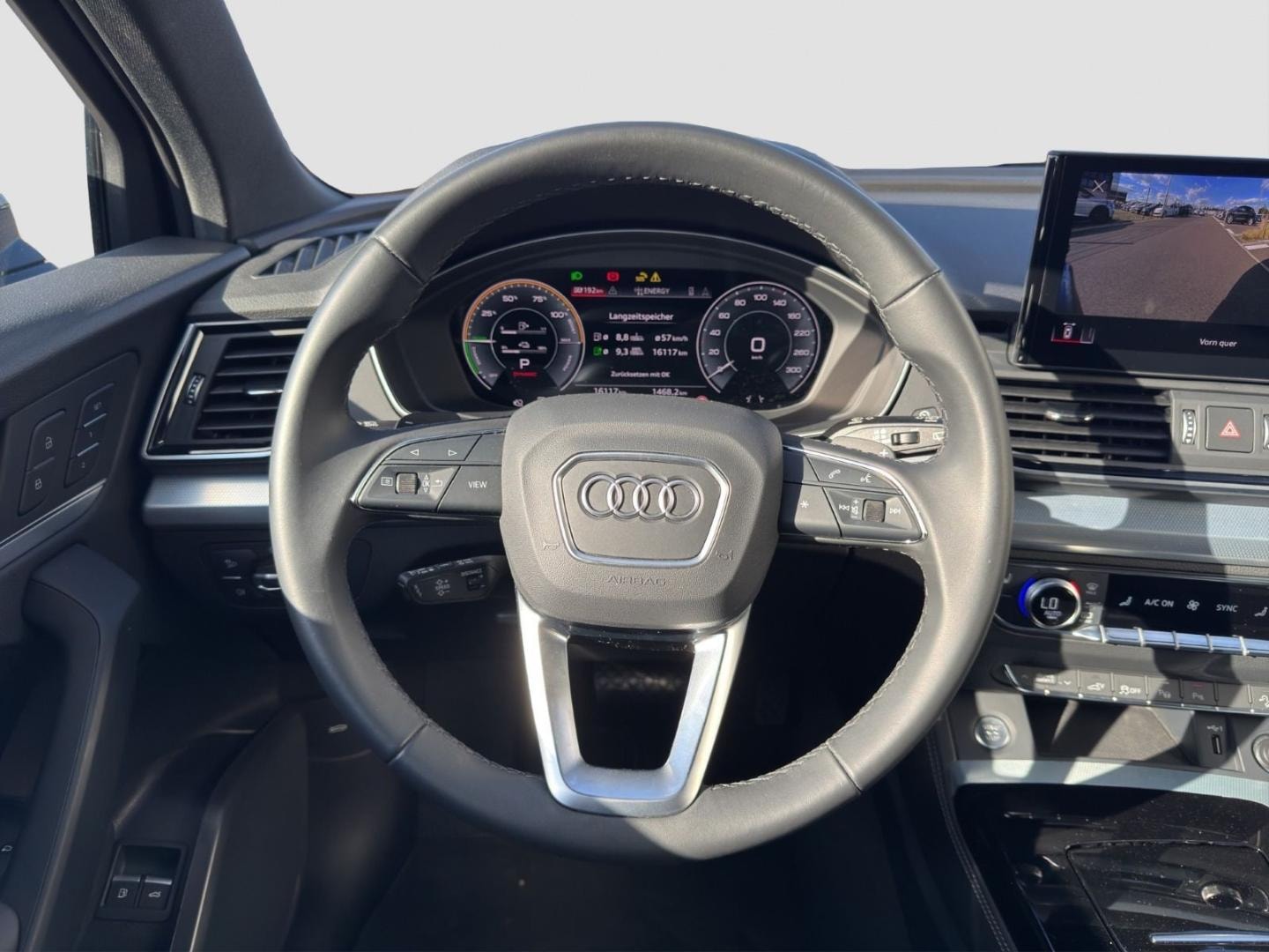Bild über Audi Q5 TFSI e S line business 55 TFSI e quattro S tronic - für weitere Informationen kontaktieren Sie den Audi Partner