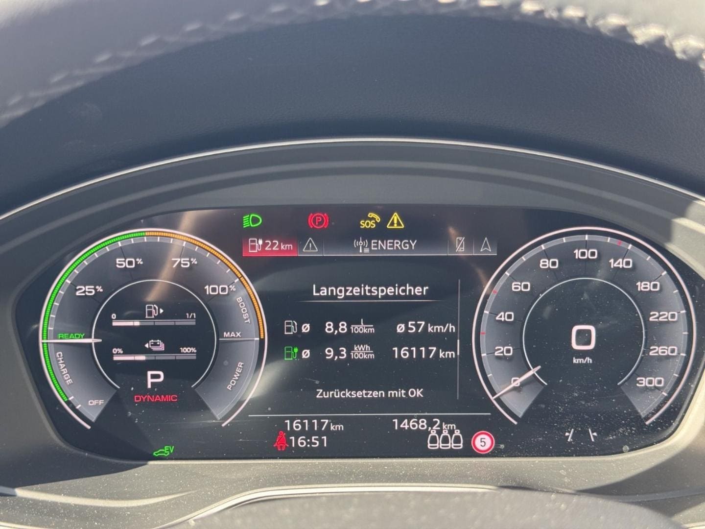 Bild über Audi Q5 TFSI e S line business 55 TFSI e quattro S tronic - für weitere Informationen kontaktieren Sie den Audi Partner