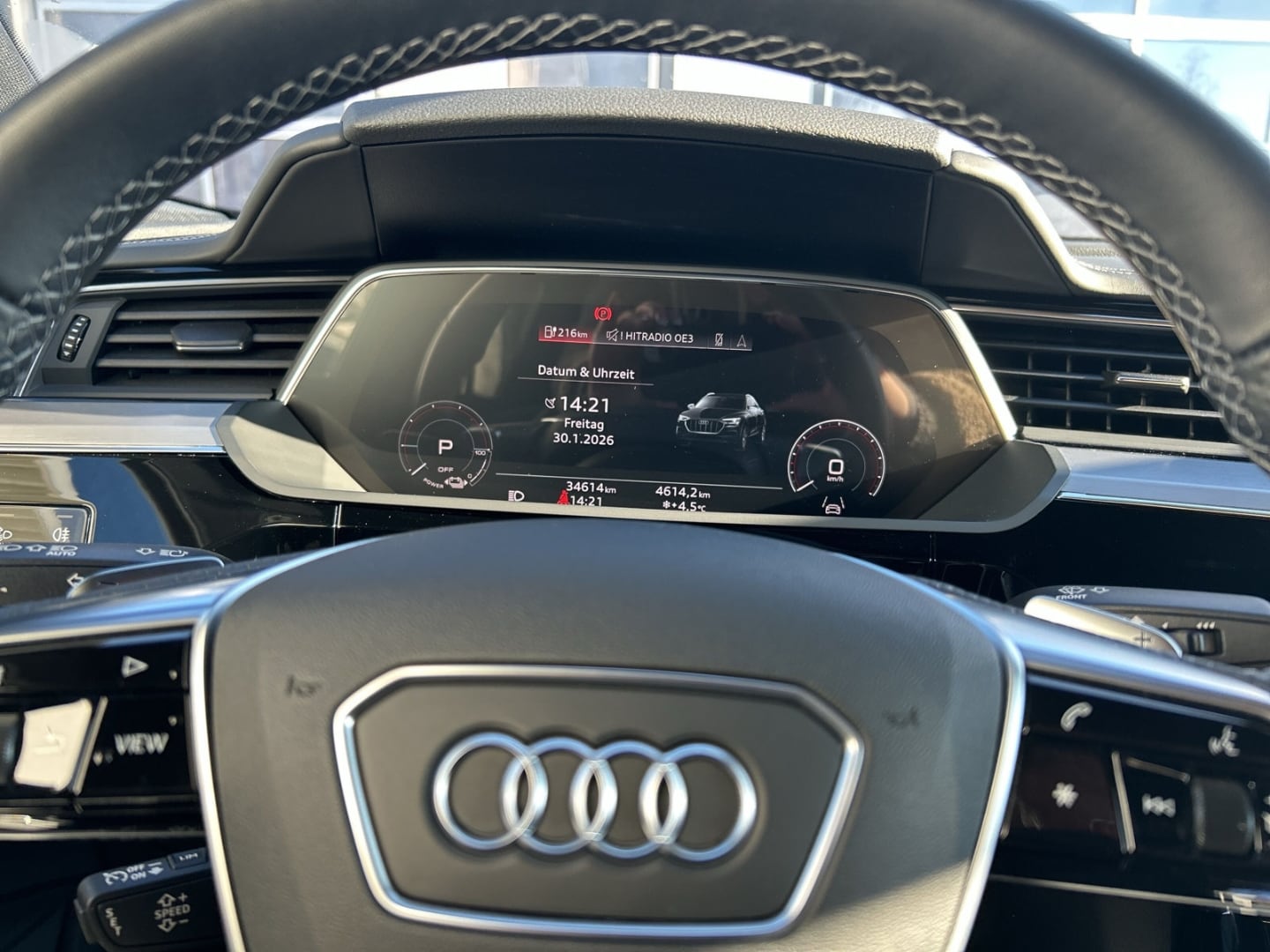 Bild über Audi e-tron Sportback S line 55 quattro - für weitere Informationen kontaktieren Sie den Audi Partner