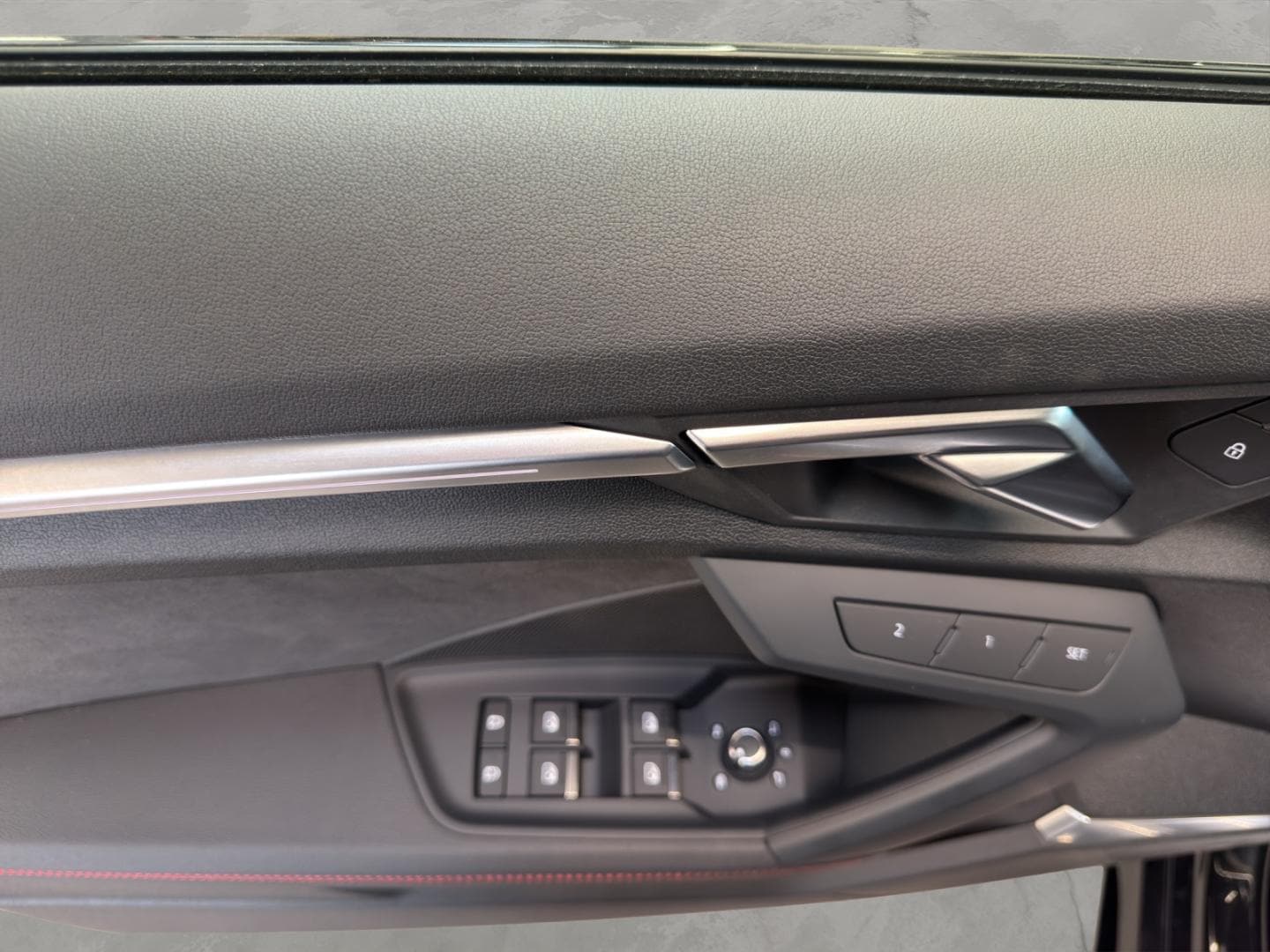 Bild über Audi RS 3 Sportback TFSI quattro S tronic - für weitere Informationen kontaktieren Sie den Audi Partner