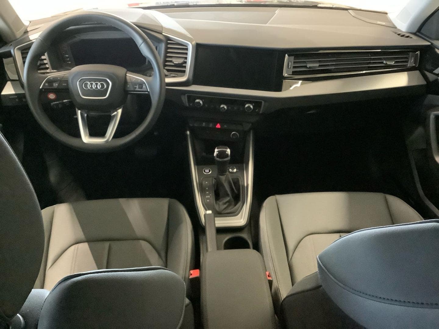 Bild über Audi A1 Sportback S line 30 TFSI S tronic - für weitere Informationen kontaktieren Sie den Audi Partner