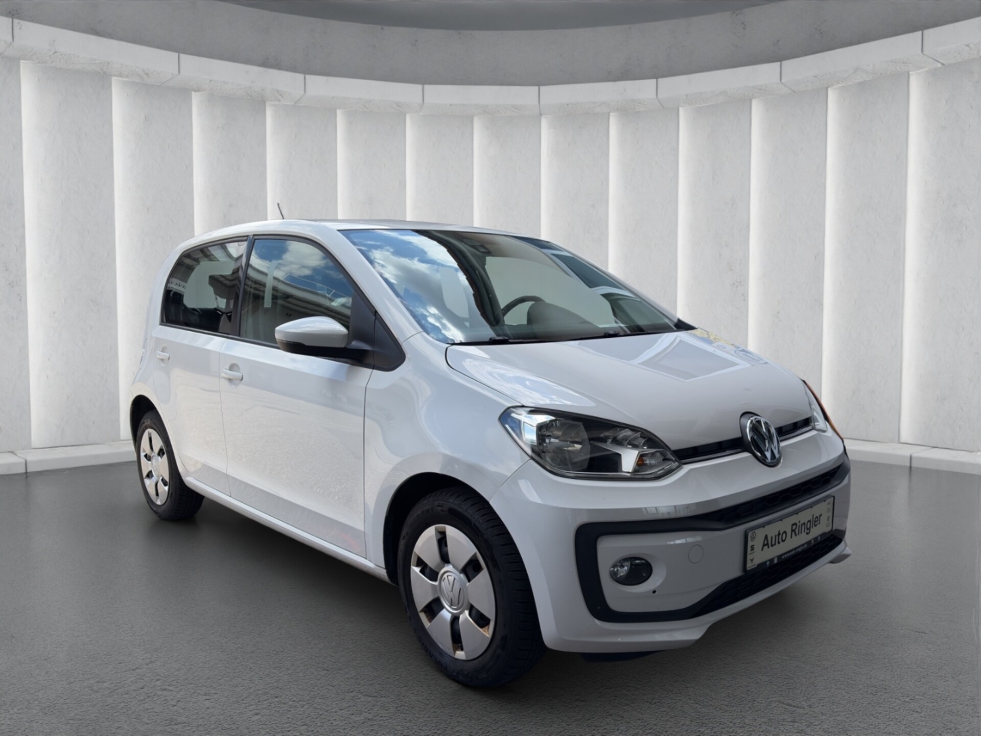 Volkswagen up! move up!