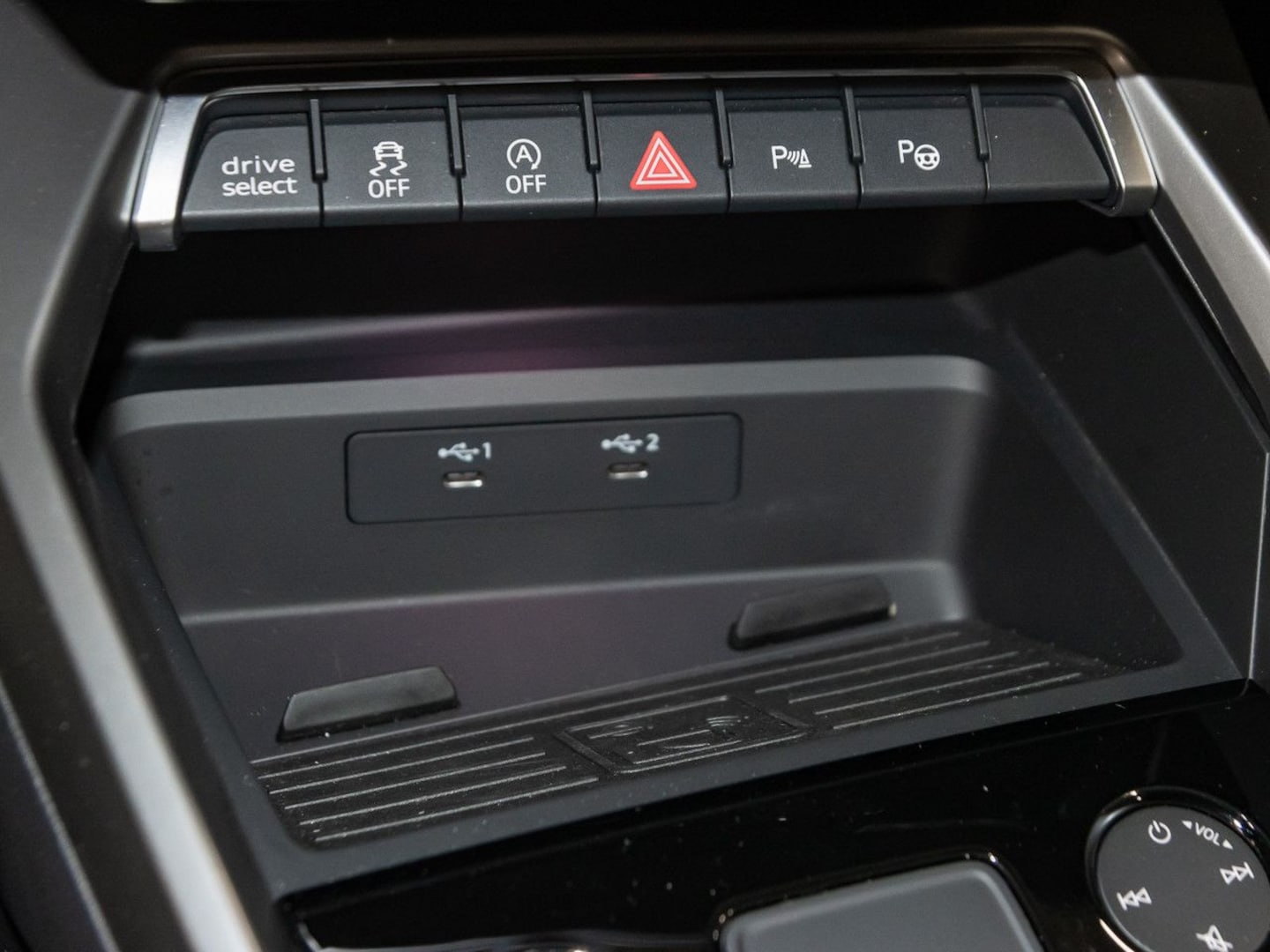 Bild über Audi S3 Limousine TFSI quattro S tronic - für weitere Informationen kontaktieren Sie den Audi Partner