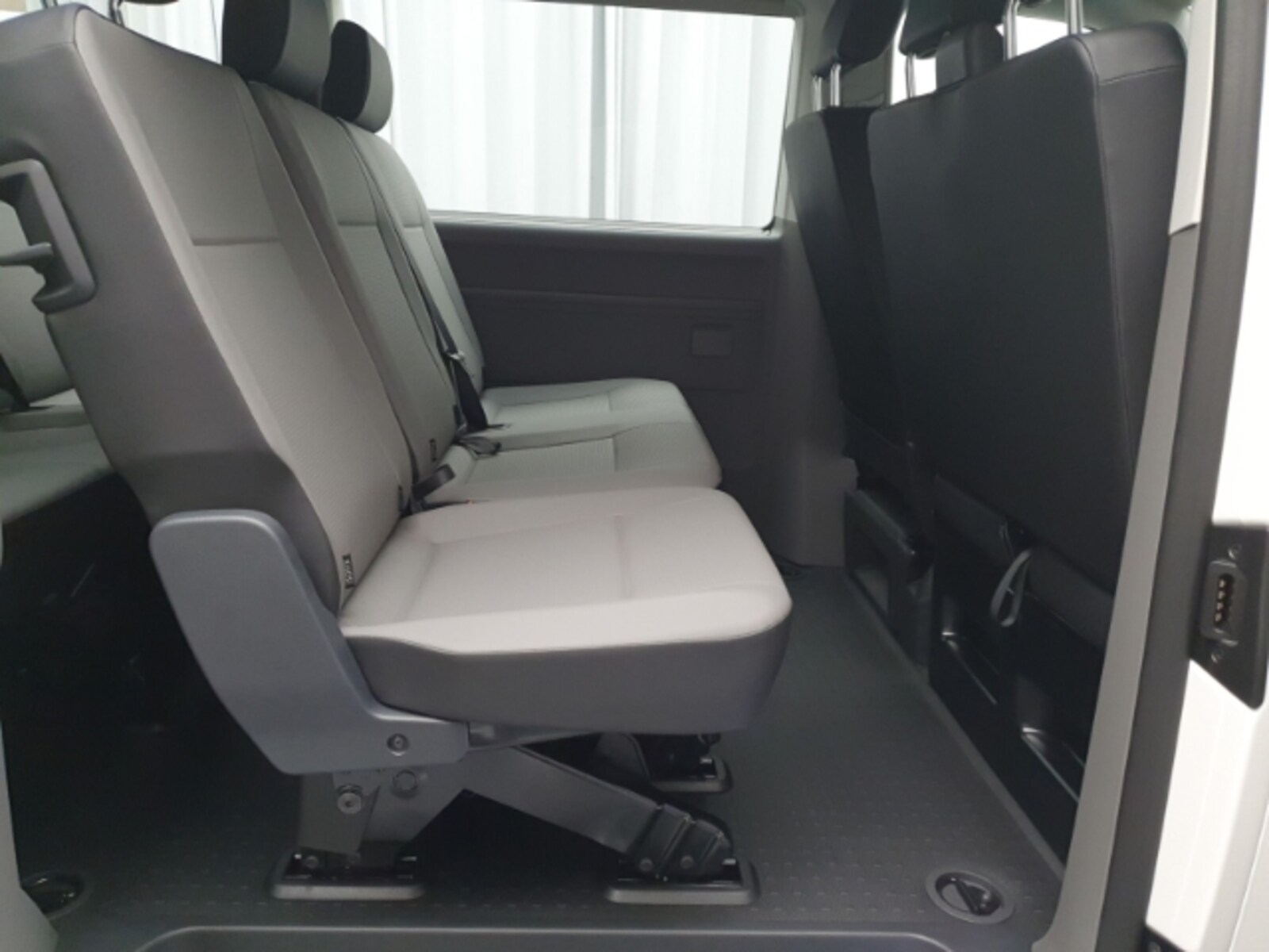 Volkswagen T6.1 Caravelle langer Radstand – Bild 9