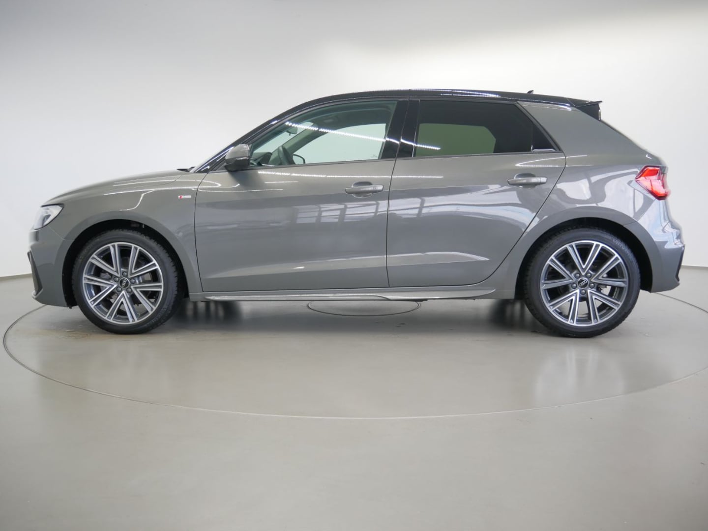 Bild über Audi A1 Sportback S line 30 TFSI Schaltgetriebe - für weitere Informationen kontaktieren Sie den Audi Partner