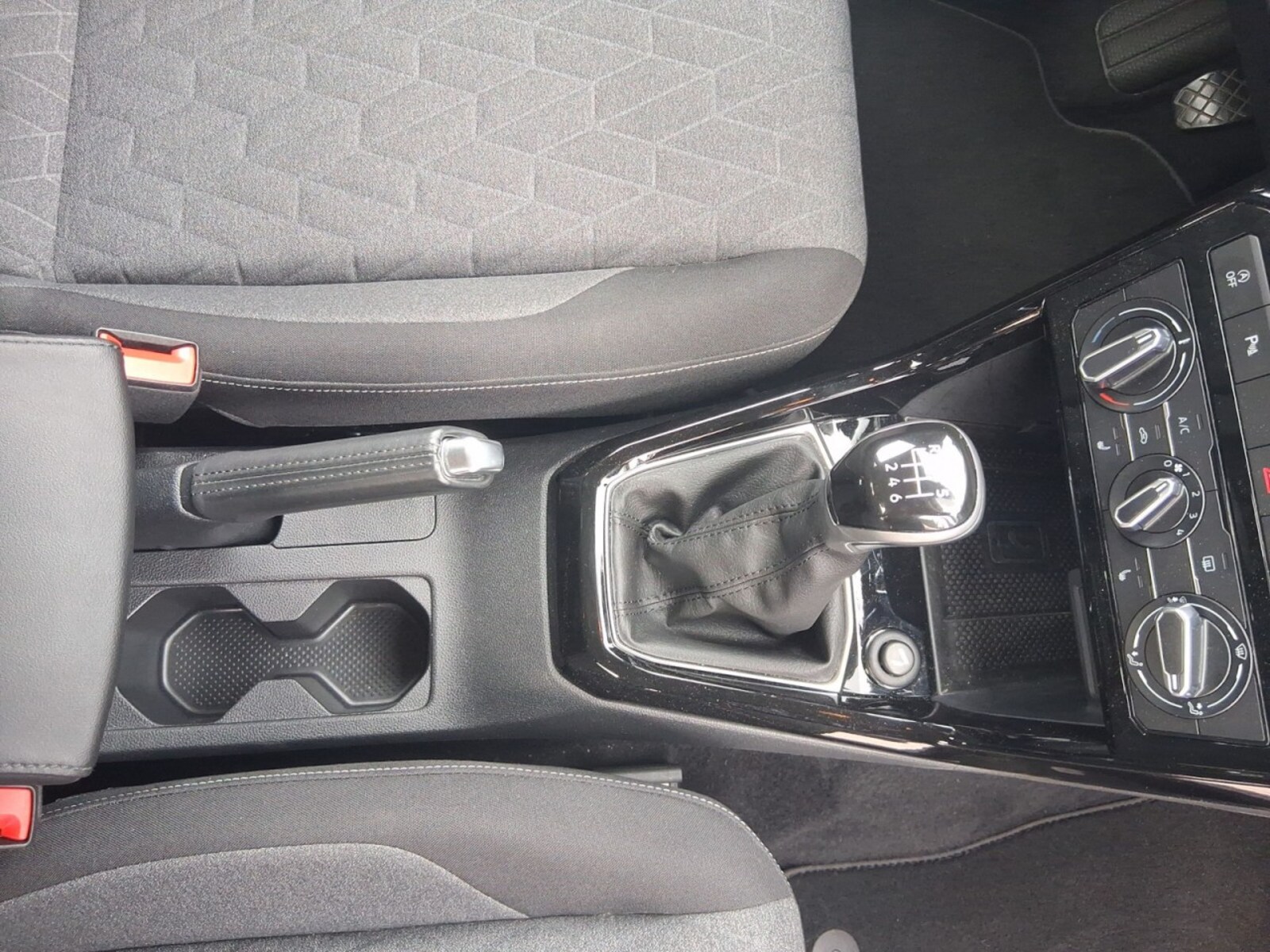 Volkswagen T-Cross – Bild 11