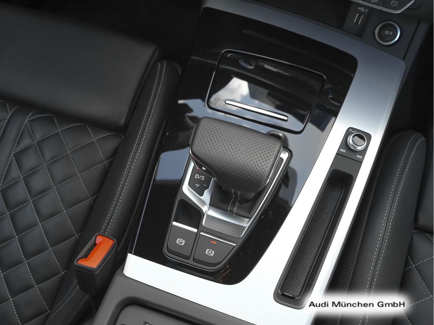 Bild über Audi Q5 40 TDI quattro S tronic - für weitere Informationen kontaktieren Sie den Audi Partner
