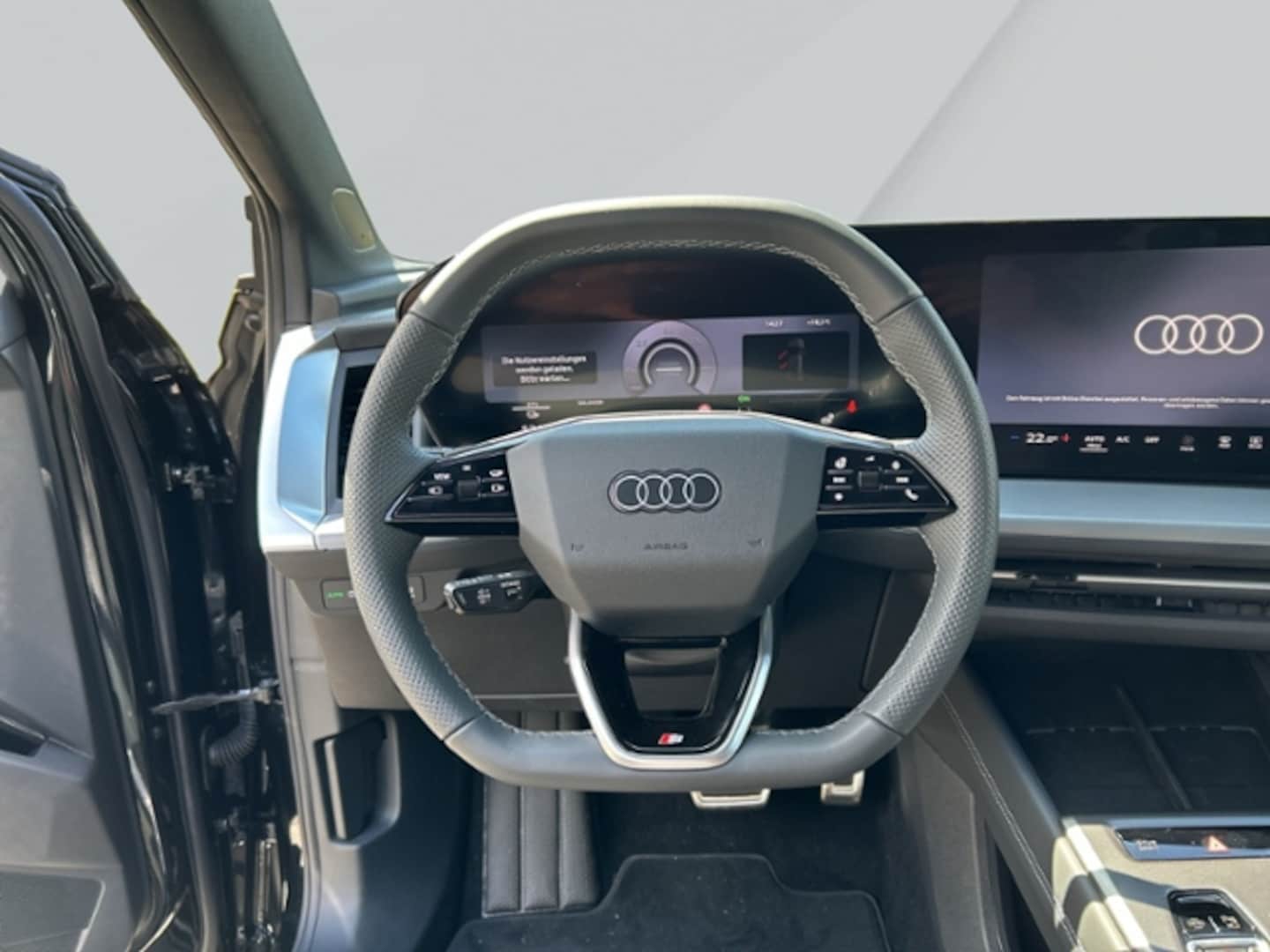 Bild über Audi Q4 Sportback e-tron e-tron quattro 220 kW - für weitere Informationen kontaktieren Sie den Audi Partner