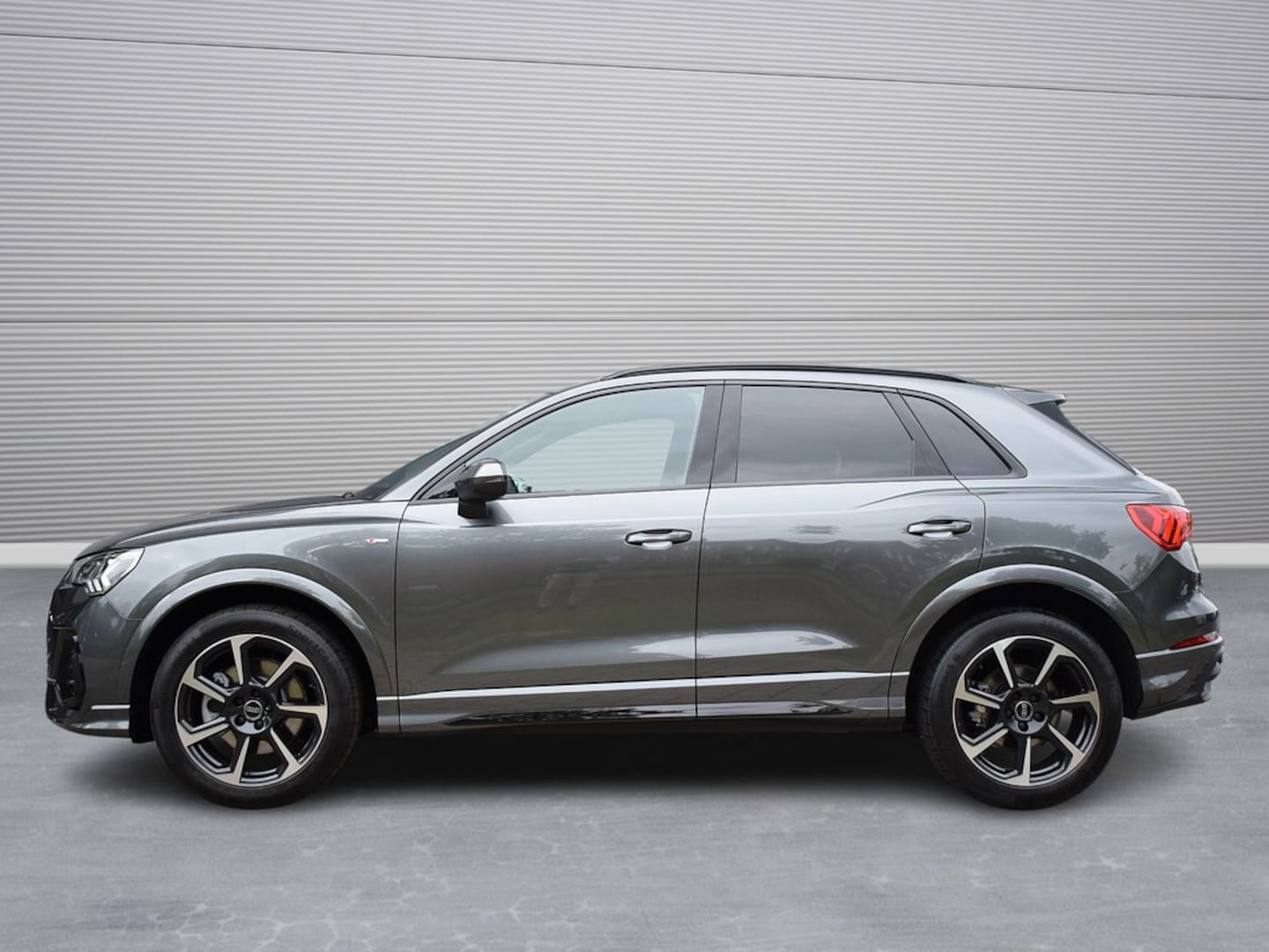 Bild über Audi Q3 TDI quattro 142 kW S tronic - für weitere Informationen kontaktieren Sie den Audi Partner