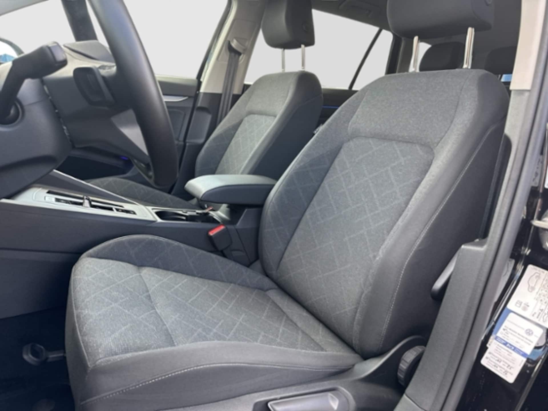 Volkswagen Golf Variant Life