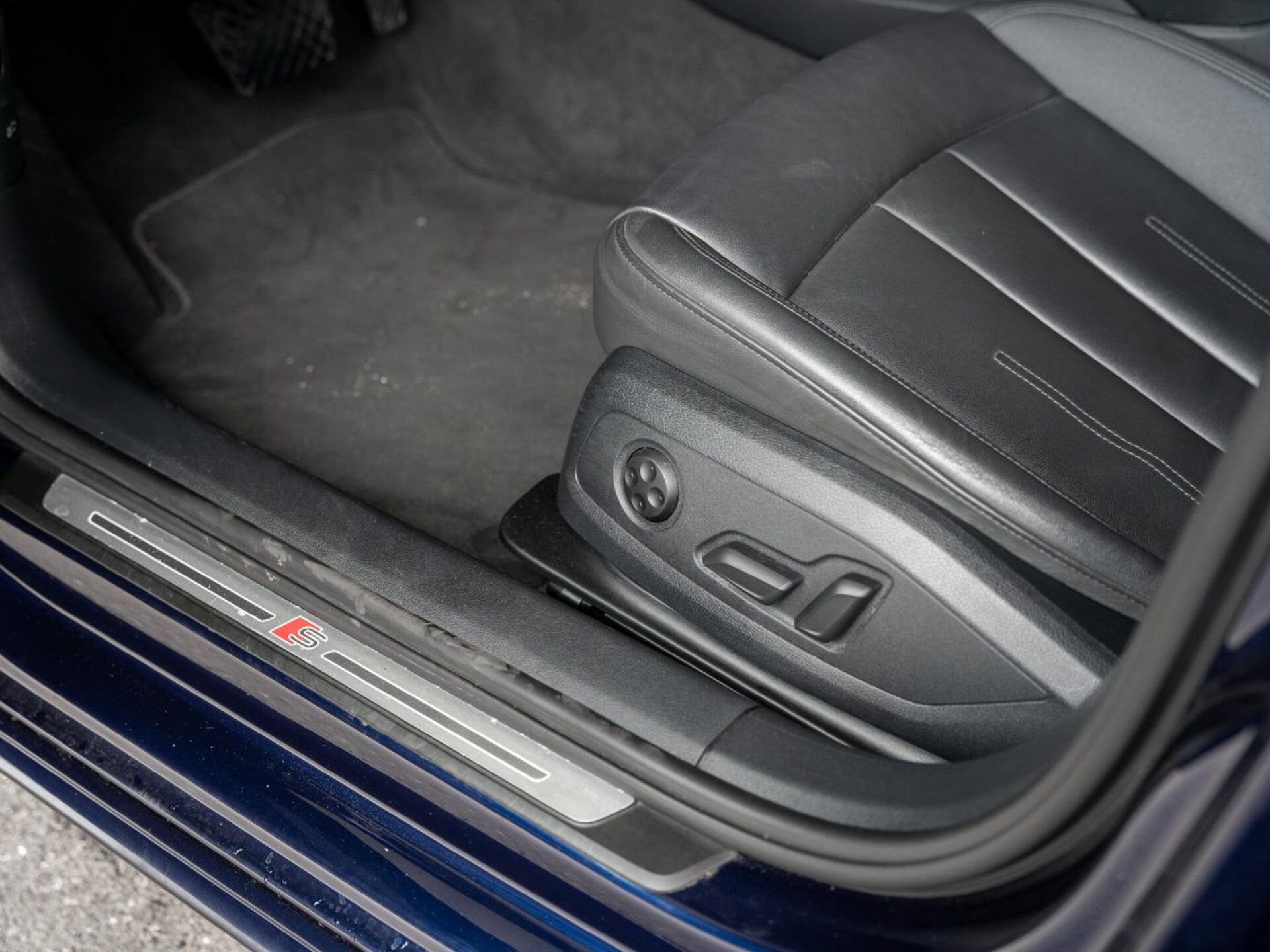 Audi A4 Avant S line