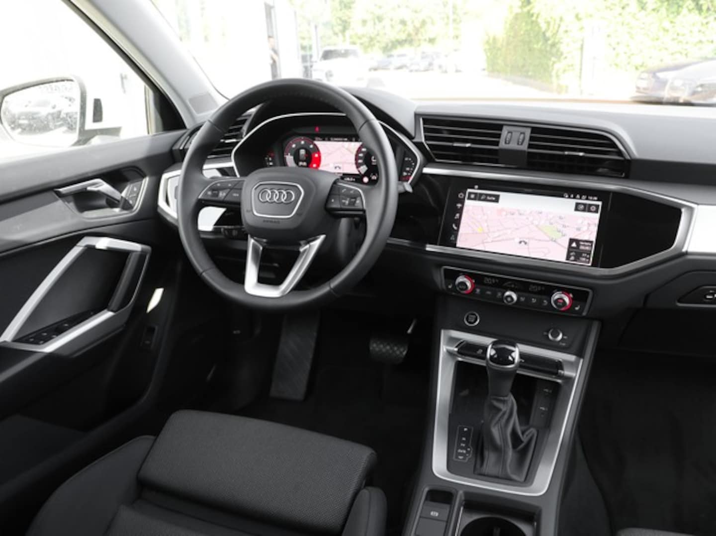 Bild über Audi Q3 TDI 110 kW S tronic - für weitere Informationen kontaktieren Sie den Audi Partner