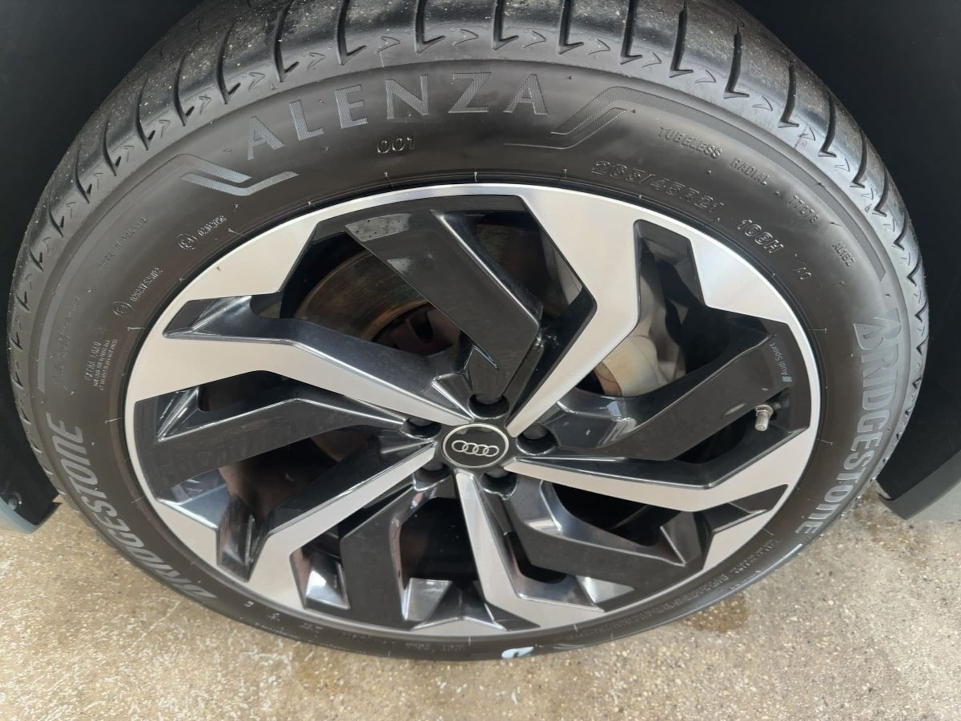 Audi Q8 e-tron S line