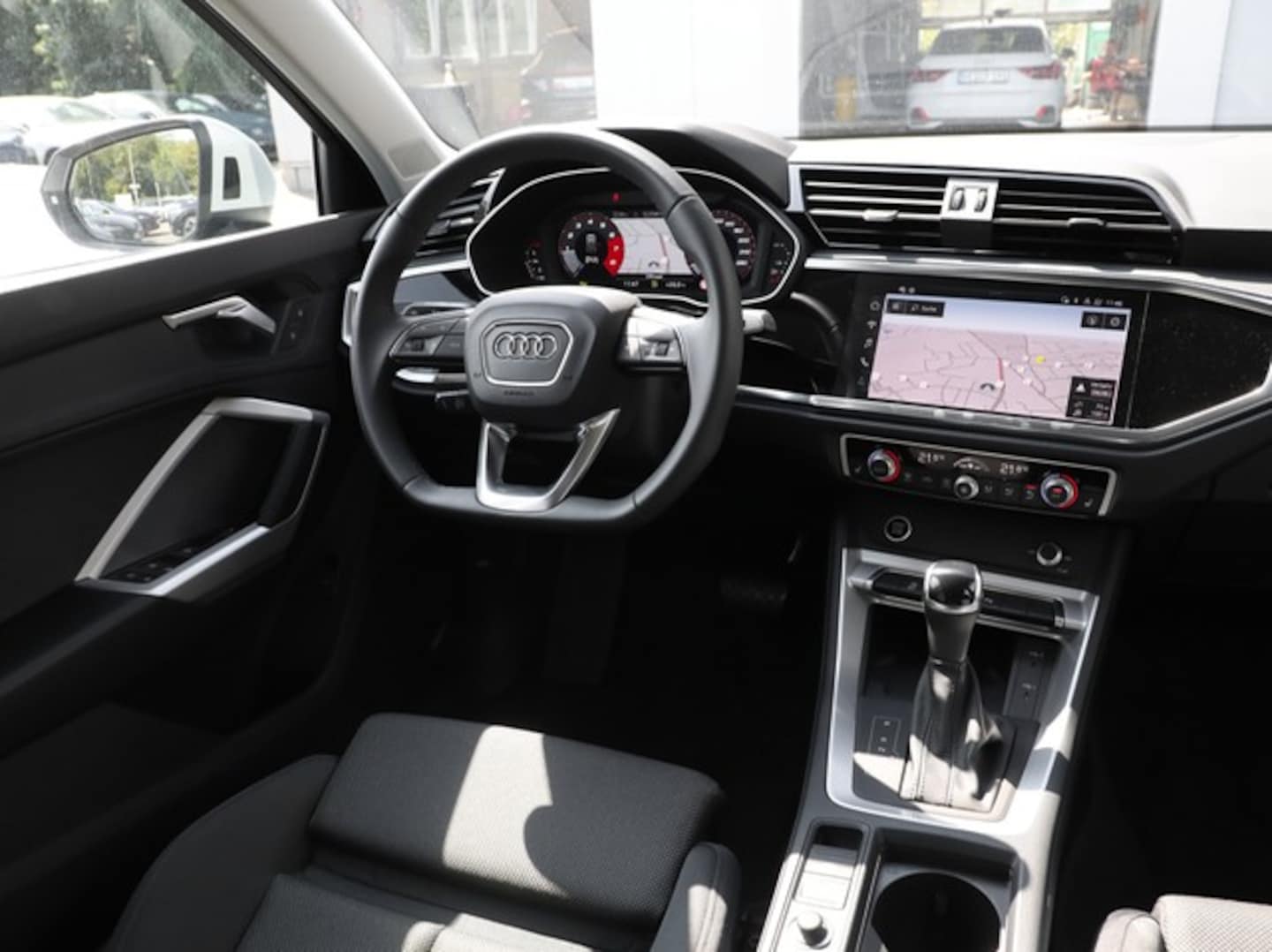 Bild über Audi Q3 TFSI quattro 140 kW S tronic - für weitere Informationen kontaktieren Sie den Audi Partner