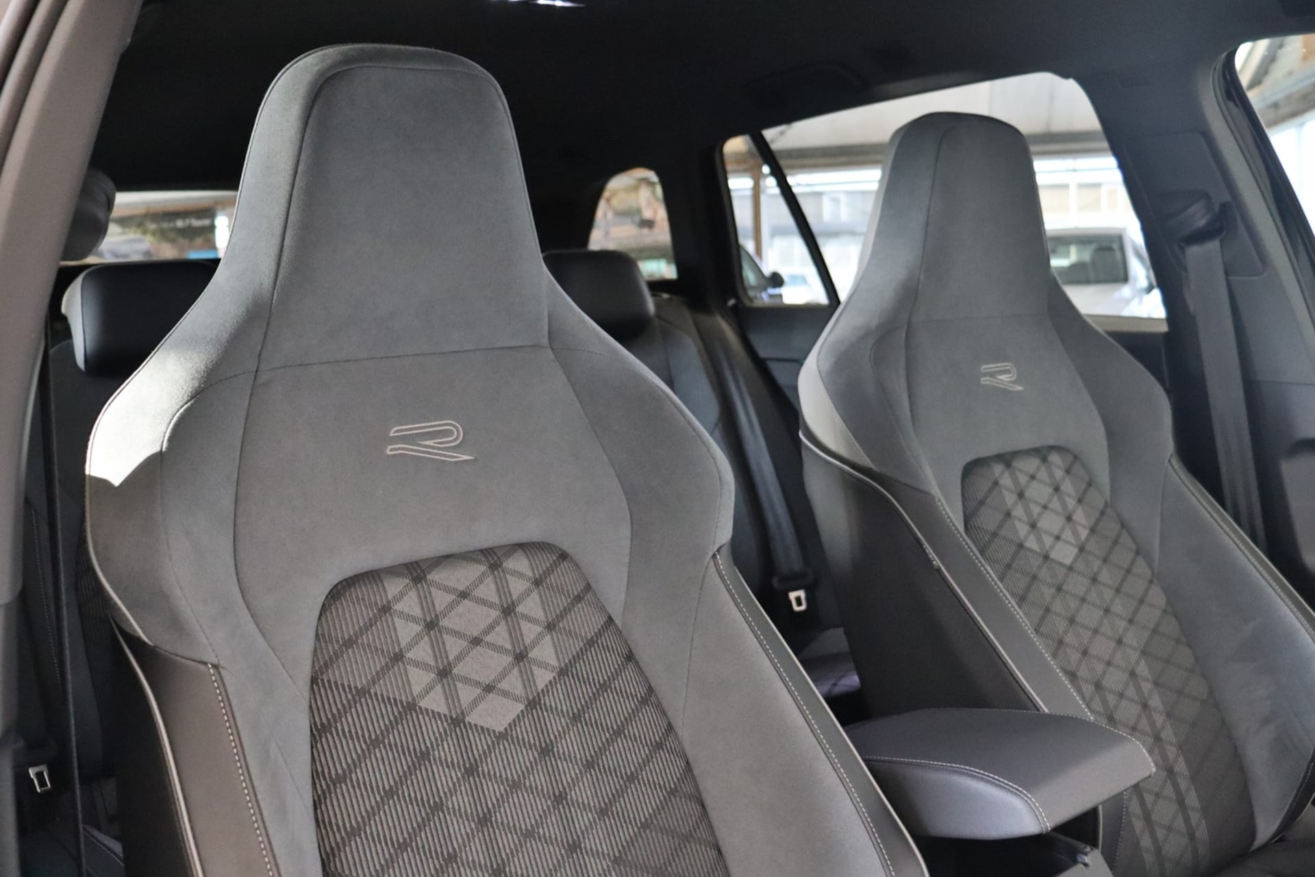 Volkswagen Golf Variant R-Line