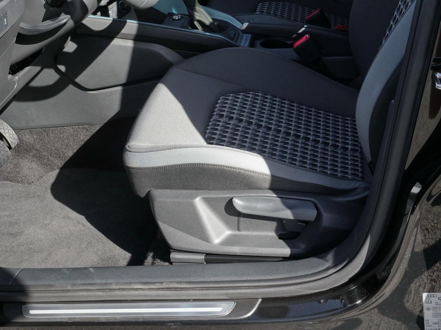Bild über Audi A1 Sportback advanced 30 TFSI S tronic - für weitere Informationen kontaktieren Sie den Audi Partner