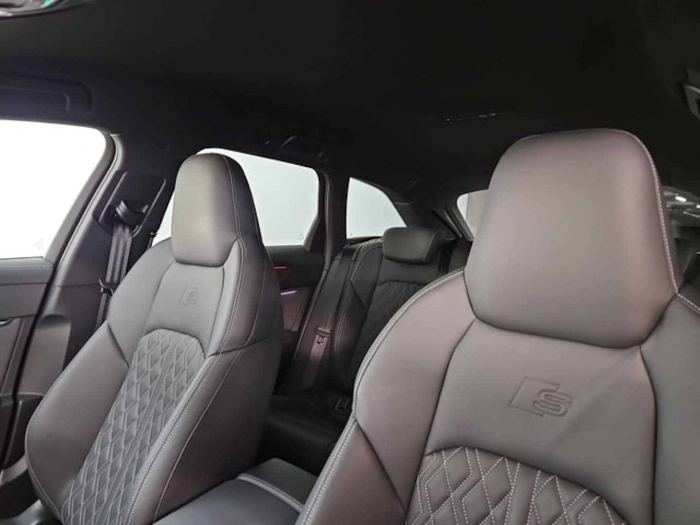 Bild über Audi S6 Avant TDI quattro tiptronic - für weitere Informationen kontaktieren Sie den Audi Partner