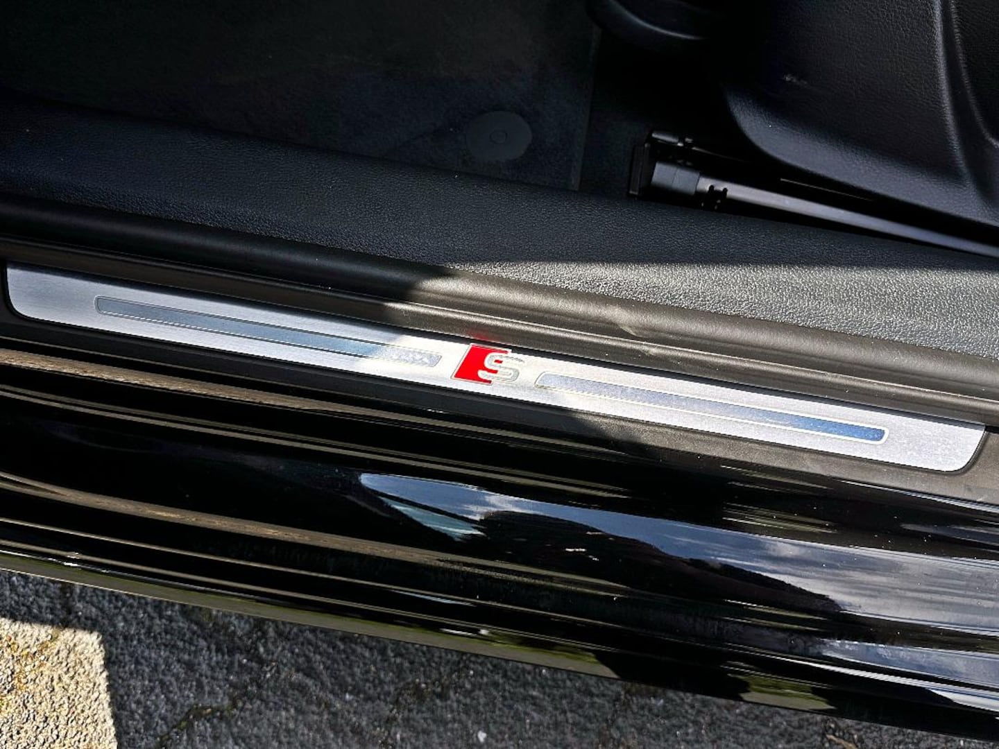 Bild über Audi A4 Avant S line 45 TFSI quattro S tronic - für weitere Informationen kontaktieren Sie den Audi Partner