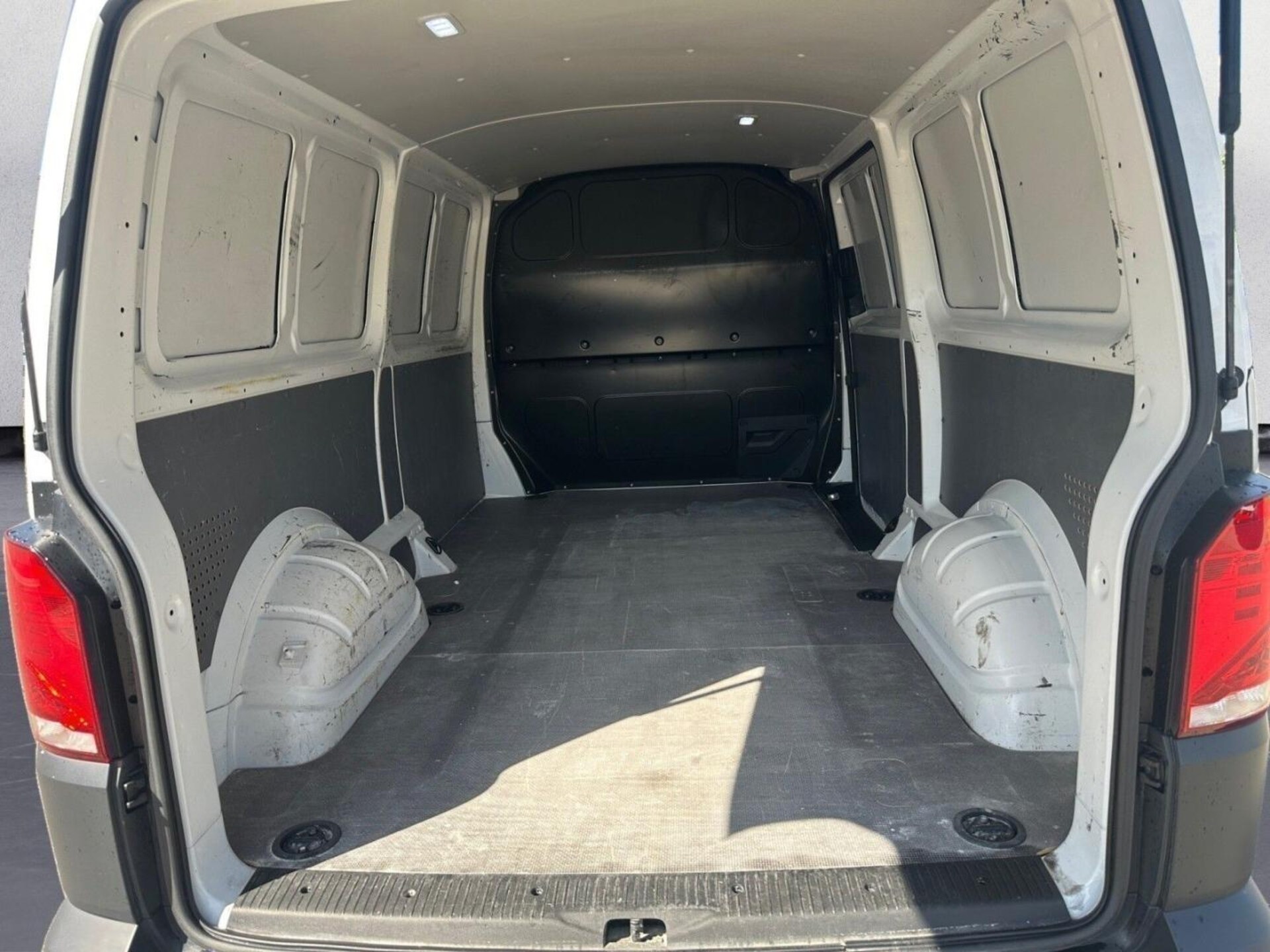 Volkswagen T6.1 Transporter Kasten langer Radstand