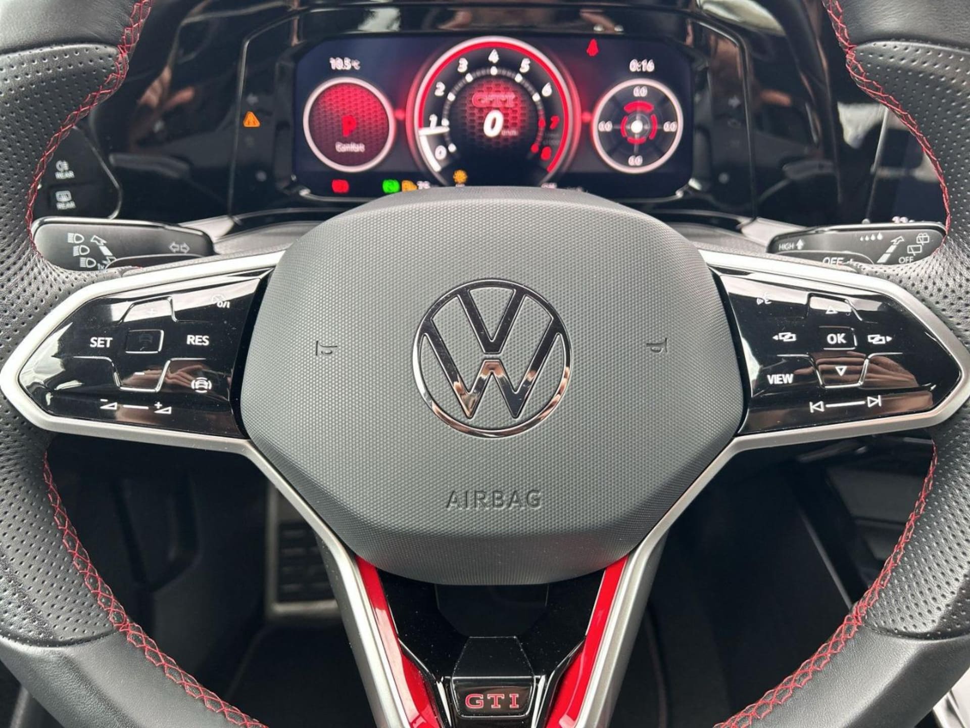 Volkswagen Golf GTI