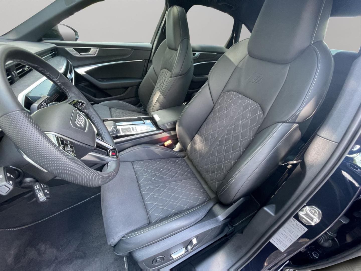 Bild über Audi S6 Limousine TDI quattro tiptronic - für weitere Informationen kontaktieren Sie den Audi Partner