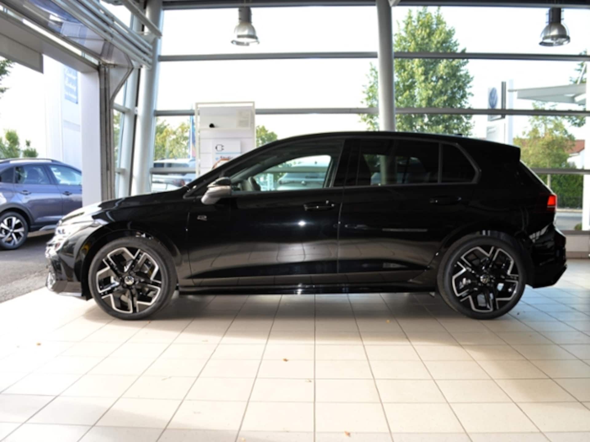 Volkswagen Golf R-Line