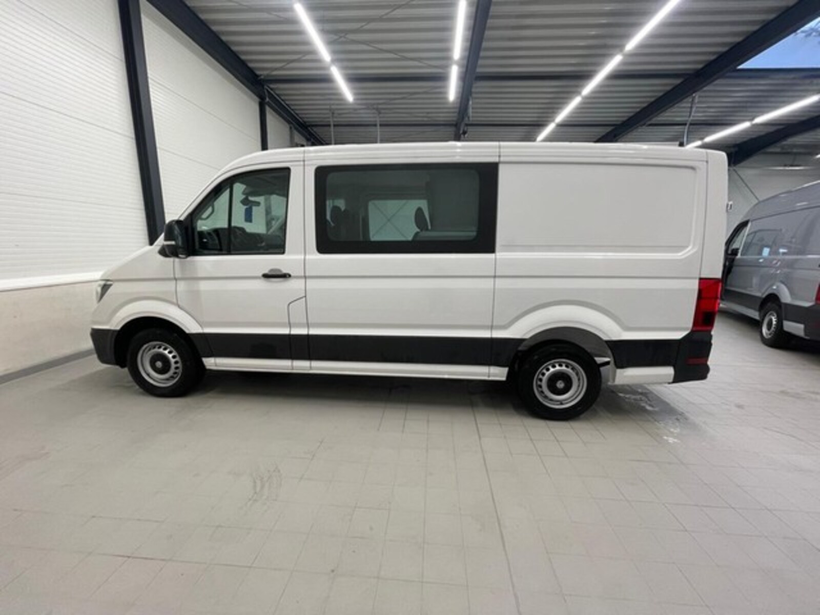 Volkswagen Crafter Kasten mittlerer Radstand – Bild 8