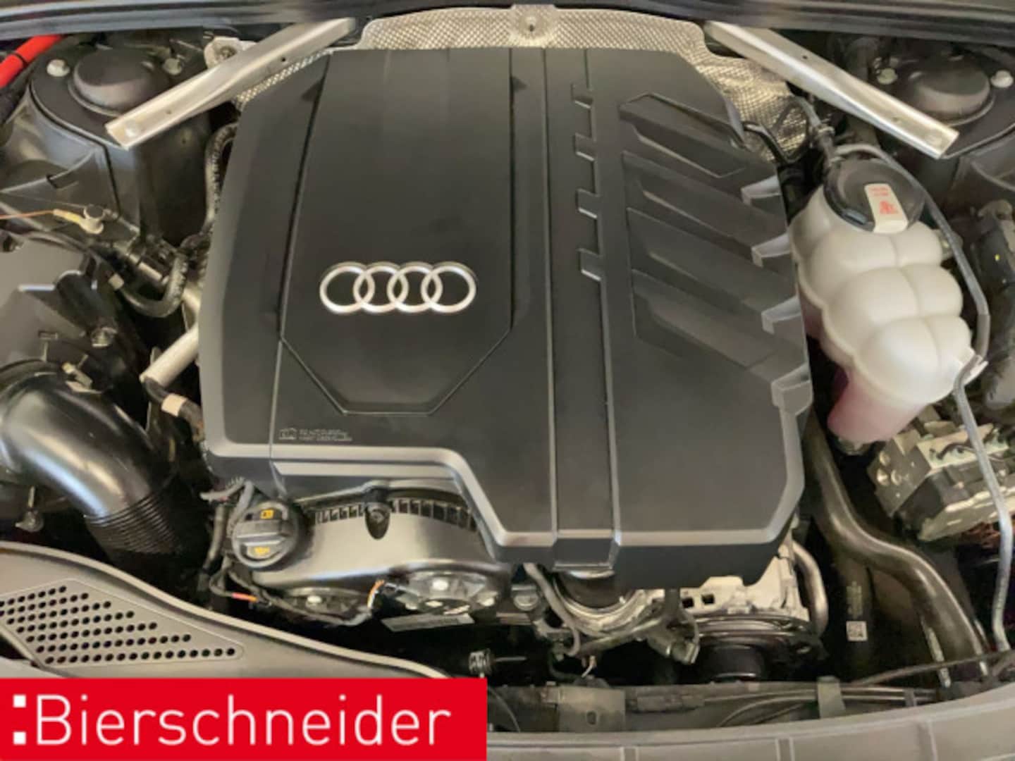 Bild über Audi A4 Avant S line 45 TFSI quattro S tronic - für weitere Informationen kontaktieren Sie den Audi Partner