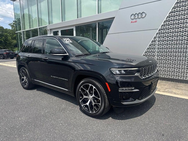 Photo of 2023 Jeep Grand Cherokee 