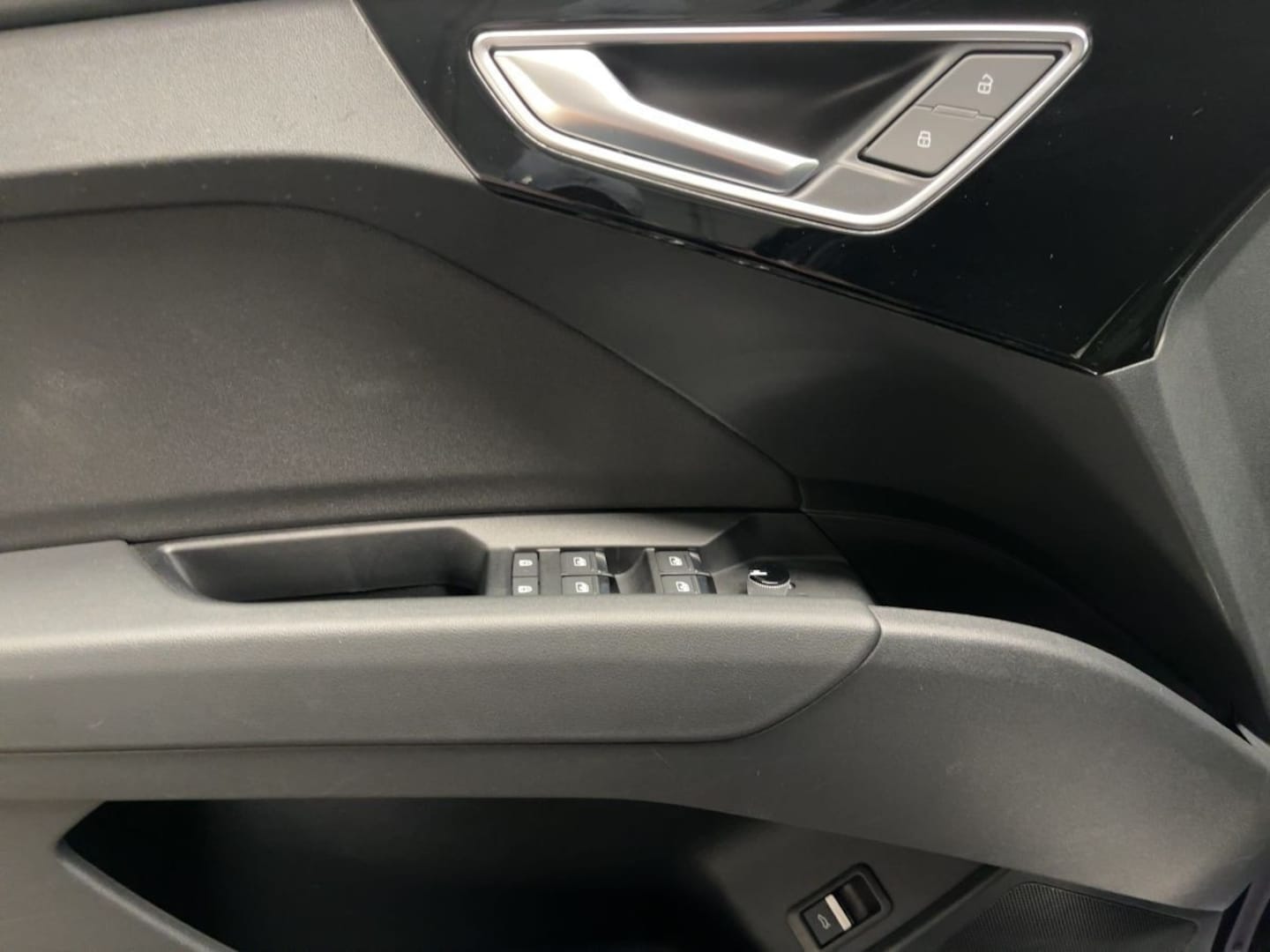 Bild über Audi Q4 e-tron 40 e-tron - für weitere Informationen kontaktieren Sie den Audi Partner