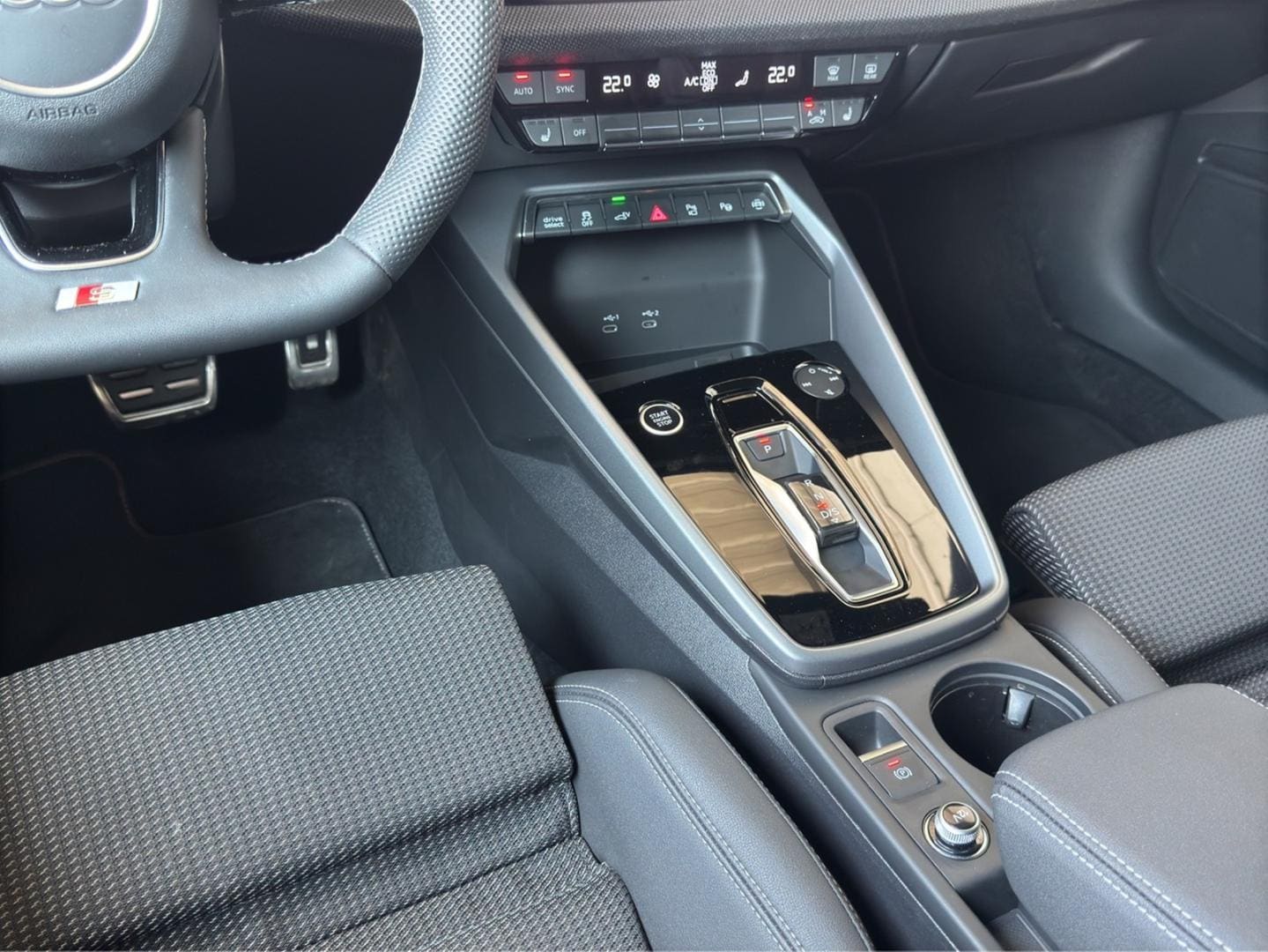 Bild über Audi A3 Sportback TFSI e S line 40 TFSI e S tronic - für weitere Informationen kontaktieren Sie den Audi Partner