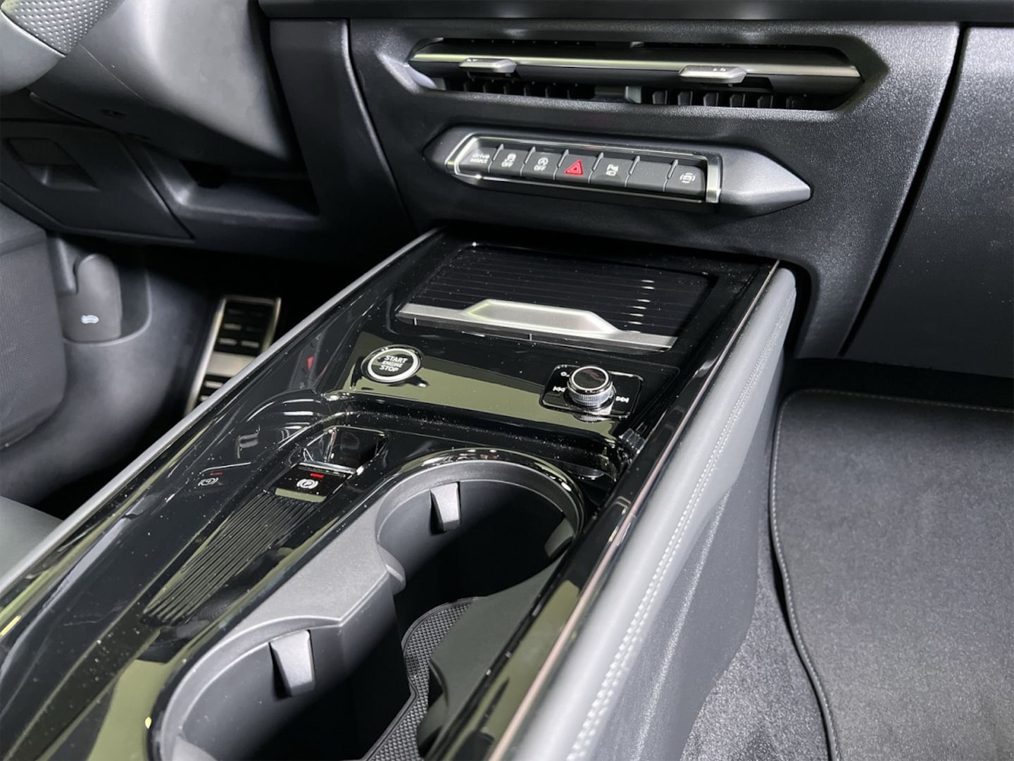 Bild über Audi Q3 SUV TFSI 110 kW S tronic - für weitere Informationen kontaktieren Sie den Audi Partner