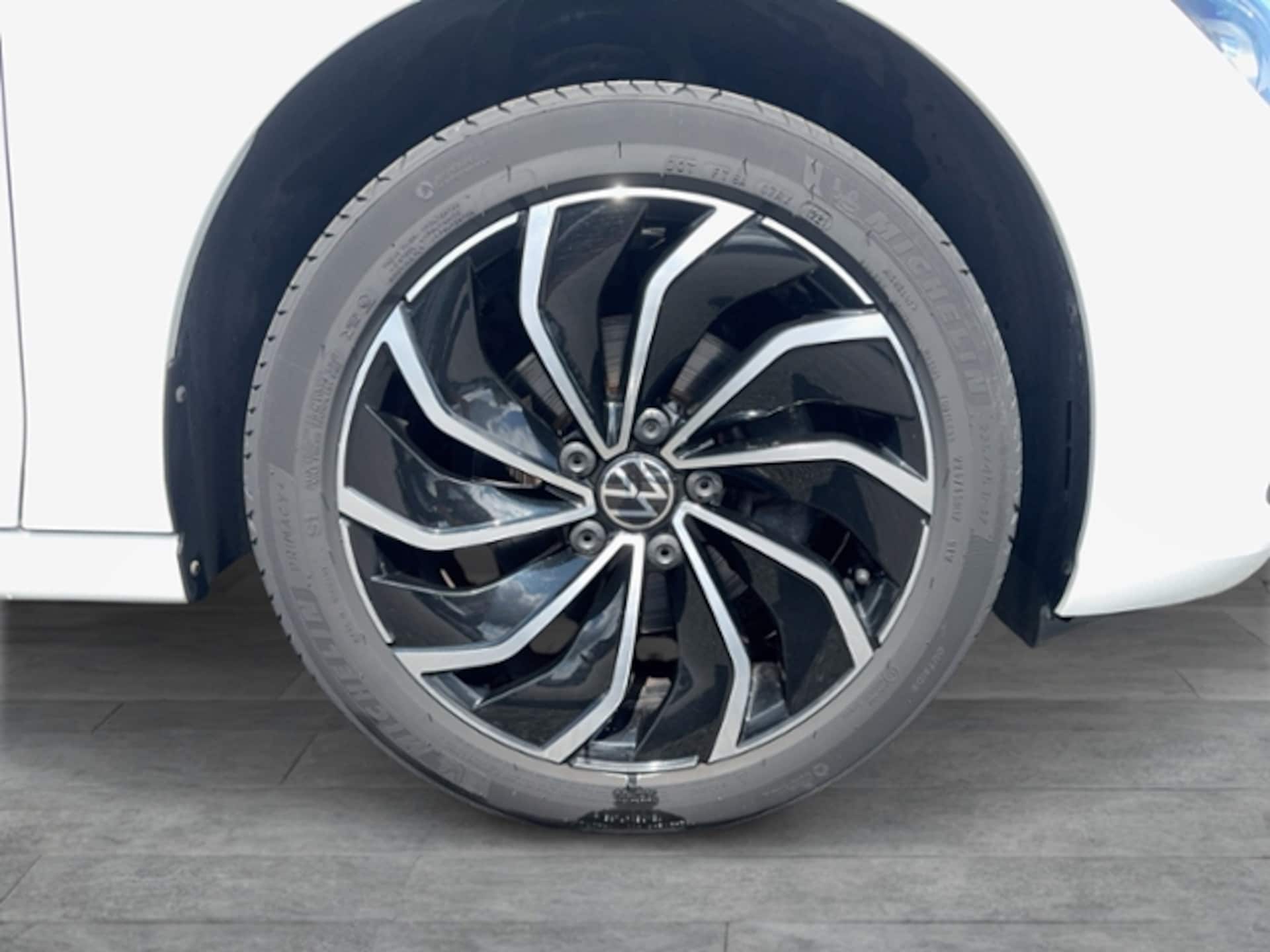 Volkswagen Golf Variant Style
