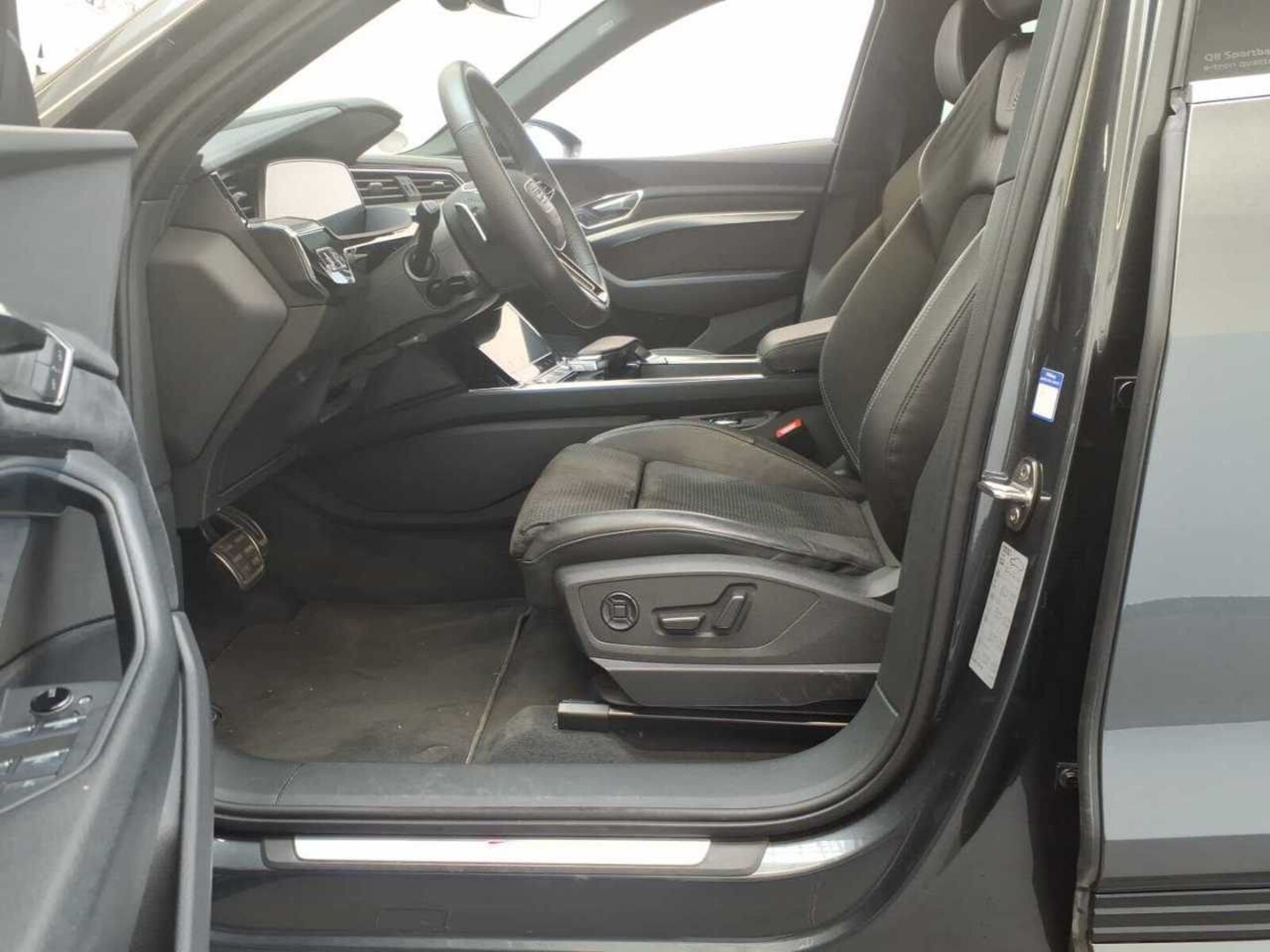 Audi Q8 Sportback e-tron – Bild 3