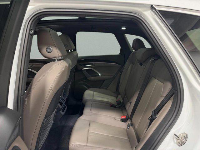 2025 Audi Q5 Premium - Photo 10