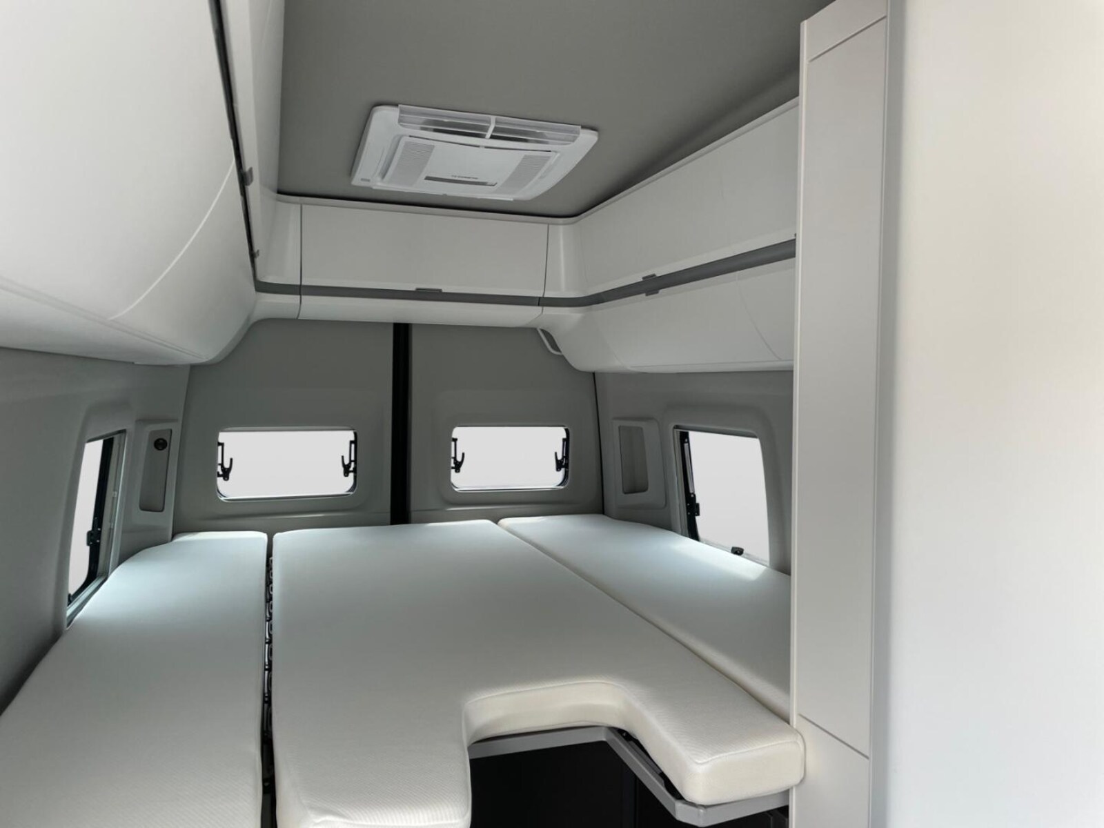 Volkswagen Grand California 680 – Bild 13