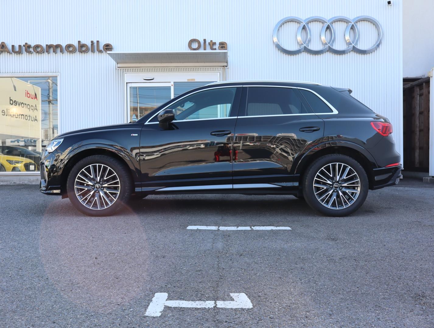 Audi Q3 35 TFSI S line 110(150) kW(PS) S tronic for more details contact your dealer