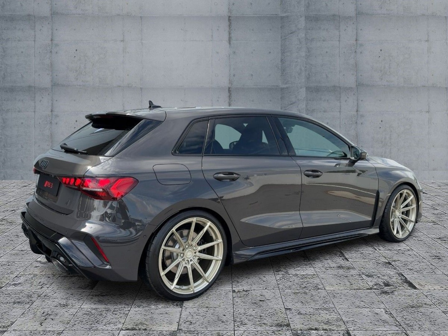 Bild über Audi RS 3 Sportback TFSI quattro 294 kW S tronic - für weitere Informationen kontaktieren Sie den Audi Partner