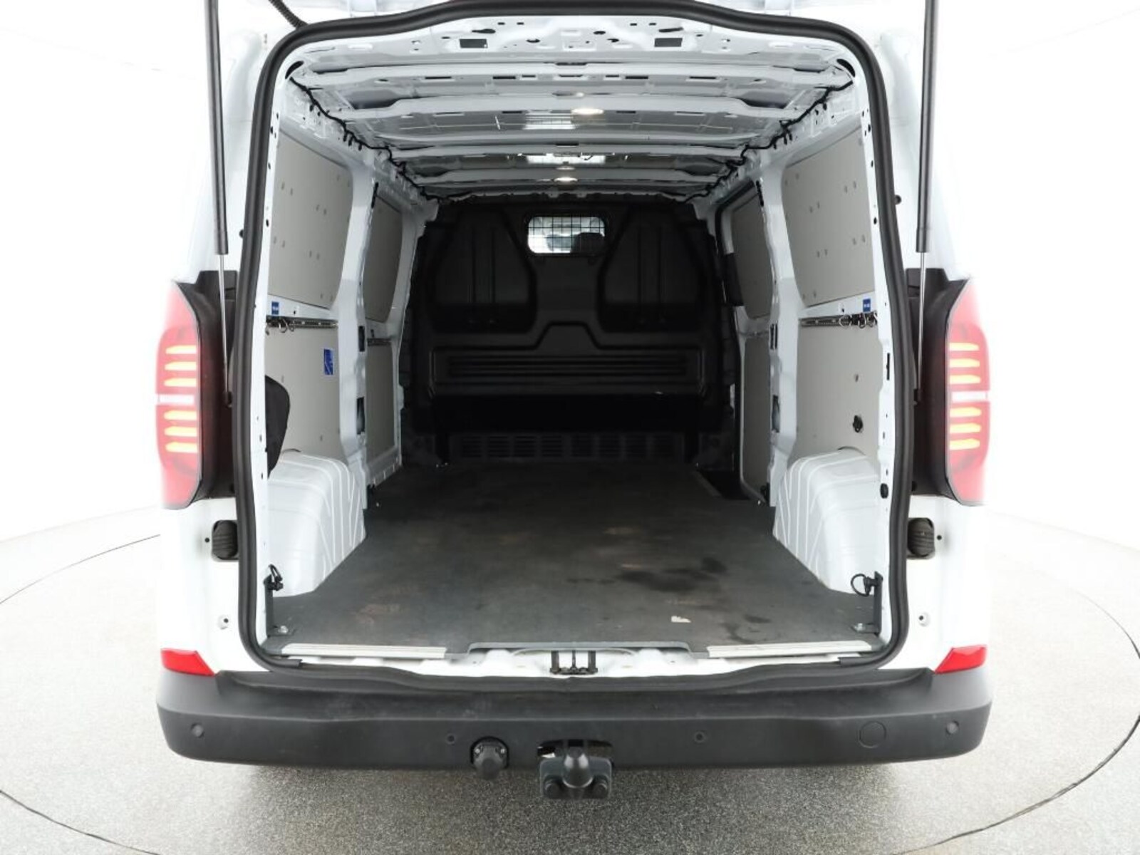 Volkswagen Transporter Kasten langer Radstand – Bild 8