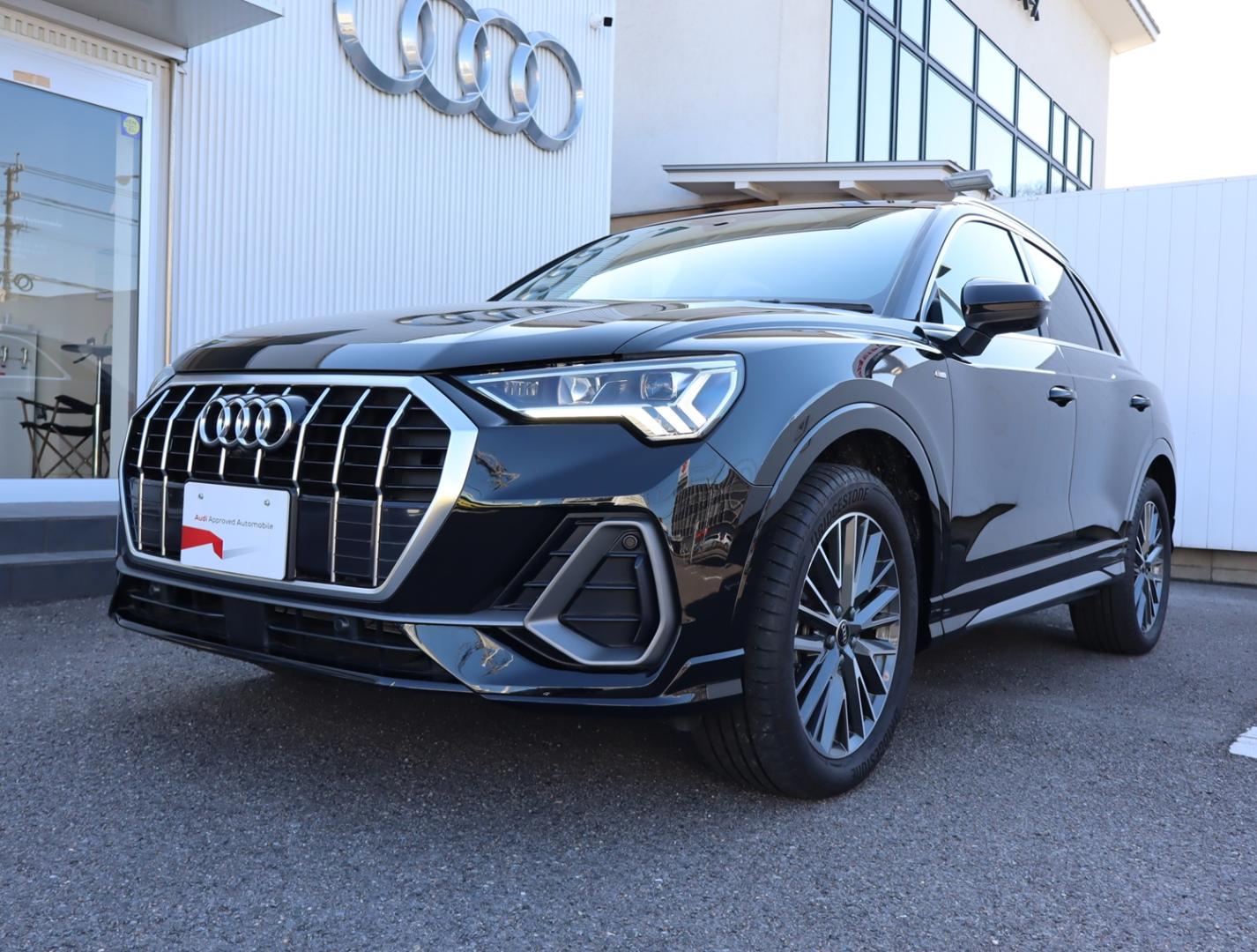 Audi Q3 35 TFSI S line 110(150) kW(PS) S tronic for more details contact your dealer