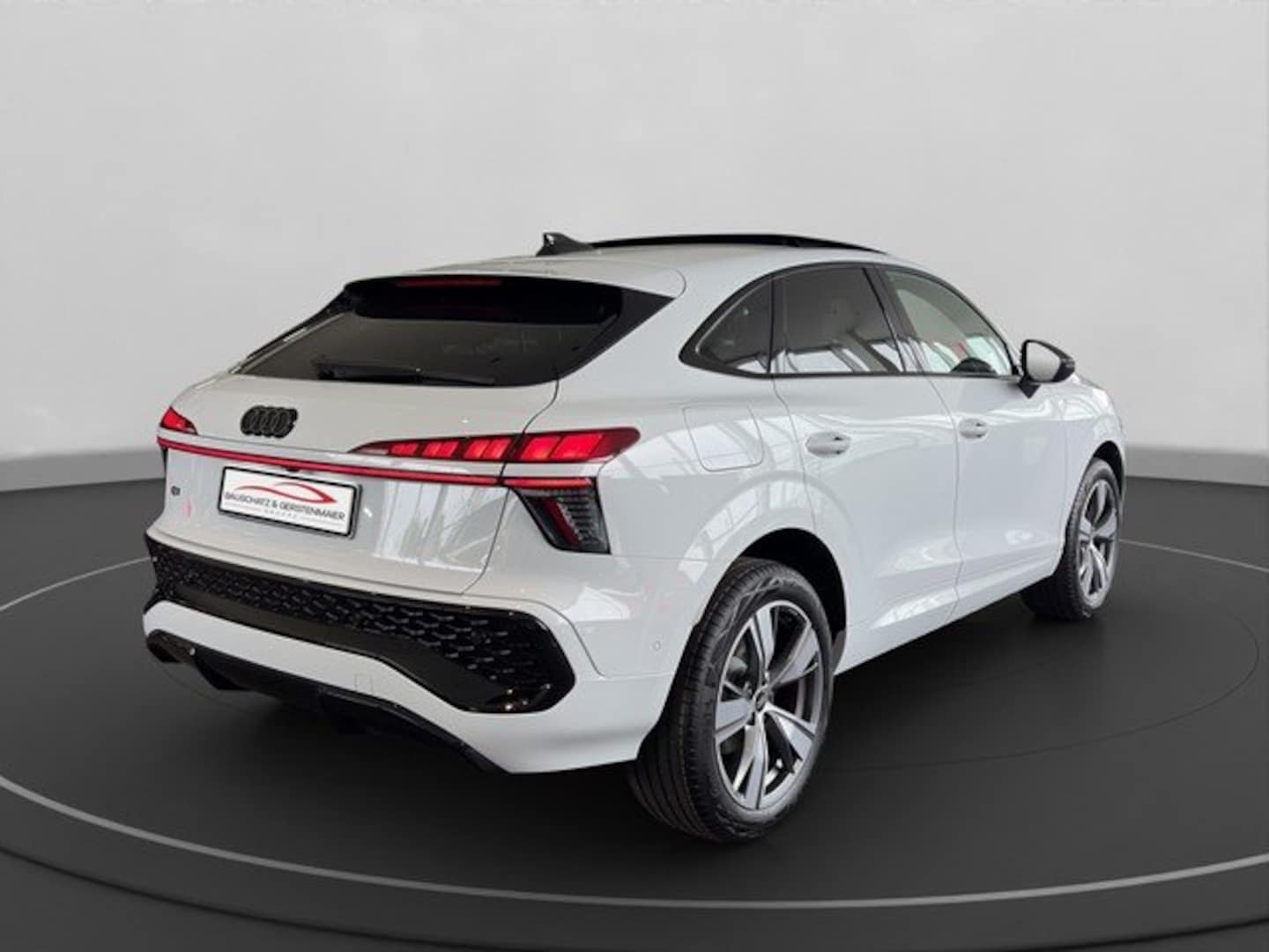 Bild über Audi Q3 Sportback TFSI 110 kW S tronic - für weitere Informationen kontaktieren Sie den Audi Partner