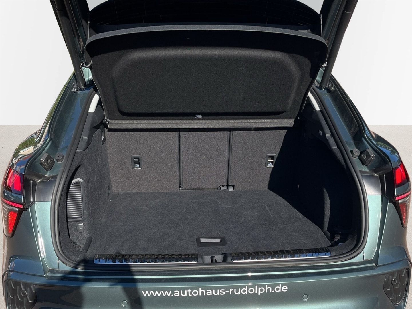 Bild über Audi Q3 Sportback e-hybrid e-hybrid 200 kW S tronic - für weitere Informationen kontaktieren Sie den Audi Partner