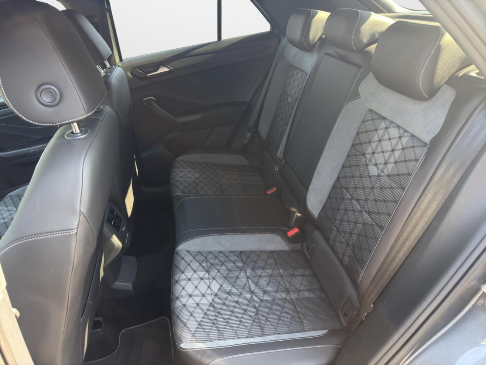 Volkswagen T-Roc – Bild 11